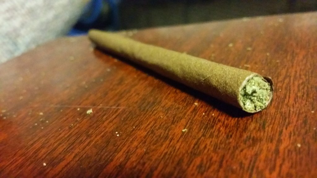 How To Roll A Blunt Tutorial For Beginners